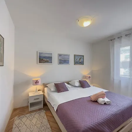 Doris I Iris Apartment Podstrana