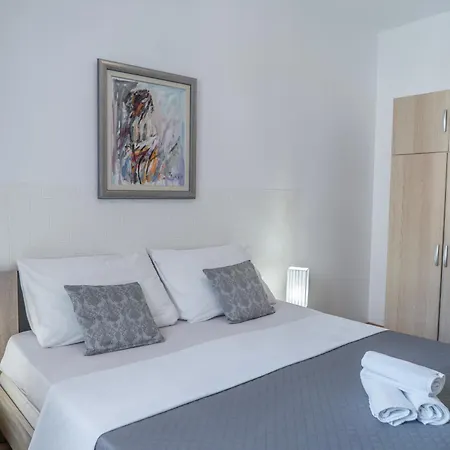 Doris I Iris Apartment Podstrana