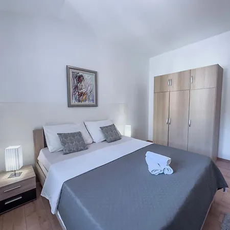 Apartment Doris I Iris Podstrana