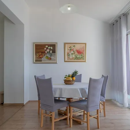 Apartment Doris I Iris